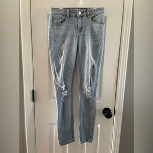Refuge Ripped Jeans